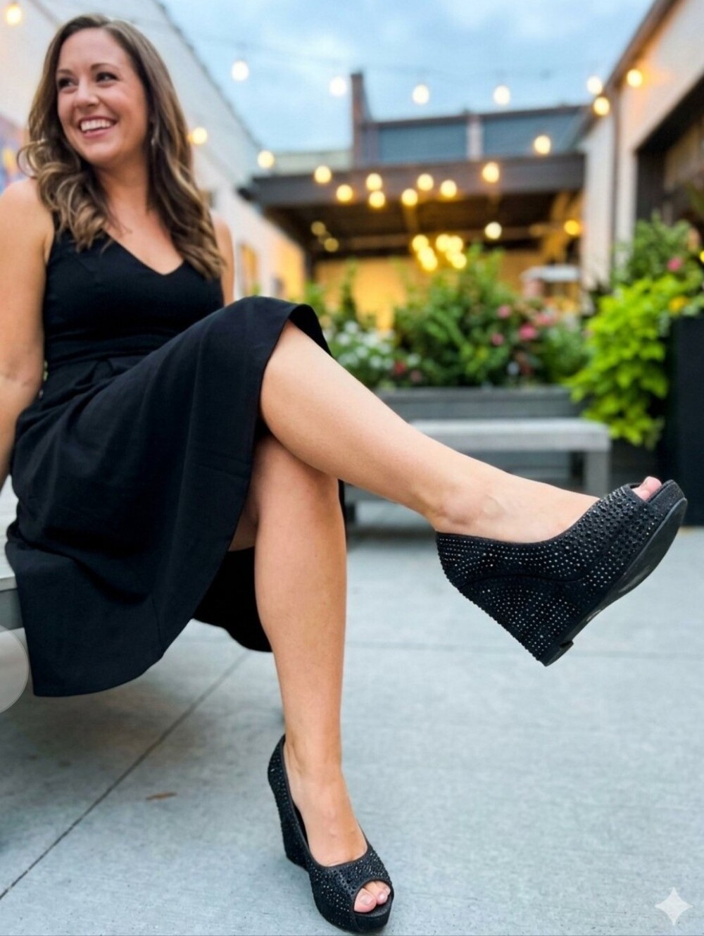 NWT Amber Gold Prome-9 Black Rhinestone Peep Toe Wedge Pumps Size 40 / US 9
